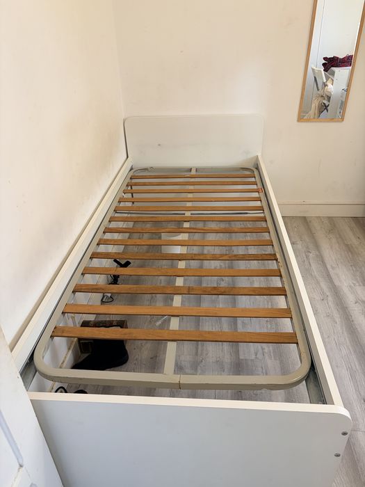Vendo 2 peças de mobilia cama/roupeiro