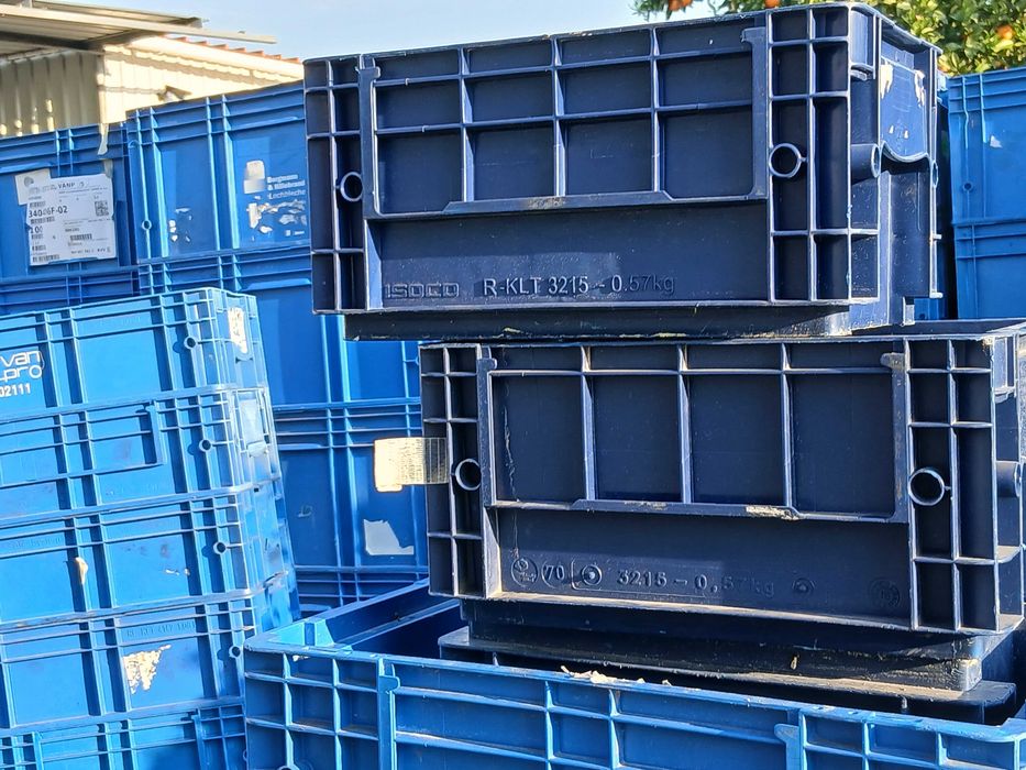 Stackable Plastic KLT 3215 Boxes446952068928000002