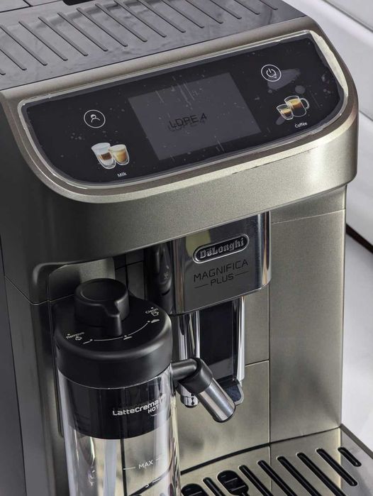 Кавомашина DeLonghi Magnifica Plus СТАН НОВОЇ