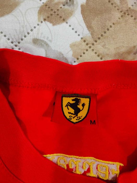 T-shirt oficial da Ferrari formula 1  tam. M em excelente estado