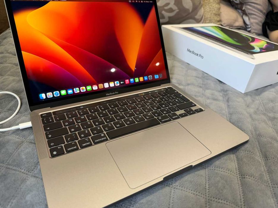 Apple MacBook Pro 13" M2 Space Gray MNEH3