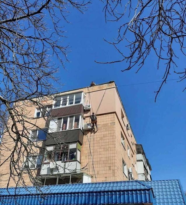 Фасадні роботи ПІД КЛЮЧ, Утеплення будинку місто Черкаси, Висотні роботи