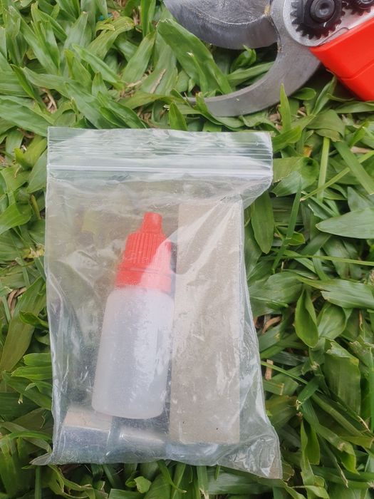 Tesoura de Poda Elétrica 21V (NOVA) + 2 Baterias Lítio
