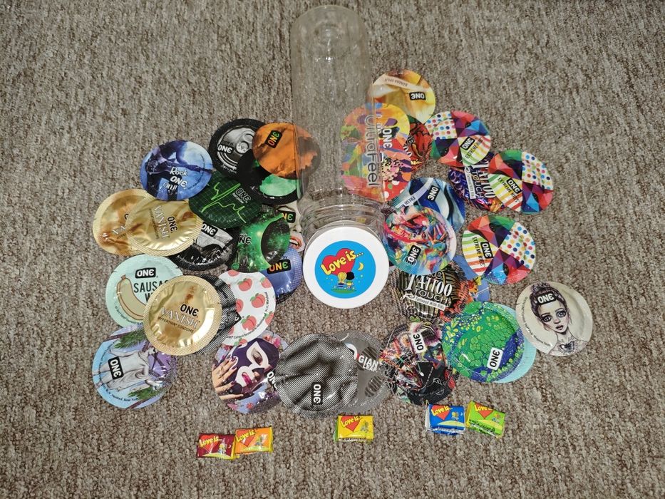 Подарочный набор презервативы One в банке 14шт или 35шт+5 жвачек Love