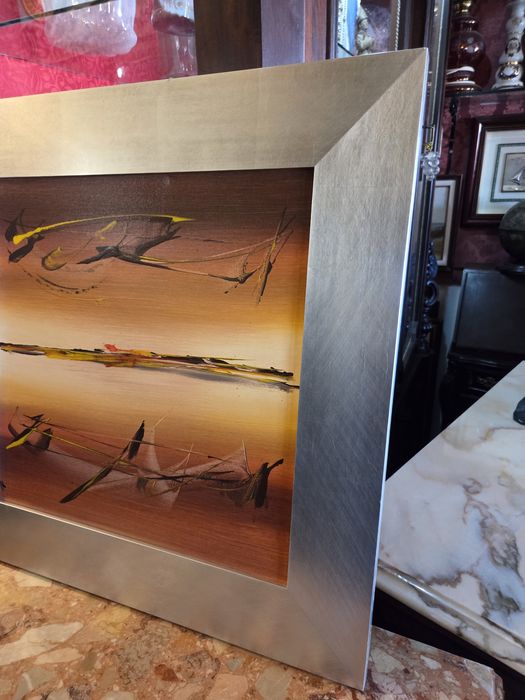 Moldura prateada lisa com tela