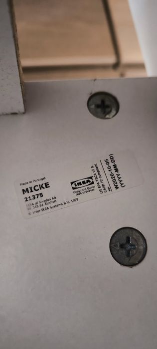 Vende-se secretária IKEA Micke
