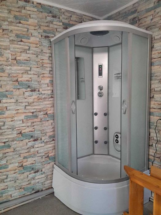 Ялинка. Велика дача зі сховищем 3 поверхи, кутова ділянка 8,16 cот. ГАЗ. Заходь та живи. Документи на дом, землю. Без торгу.