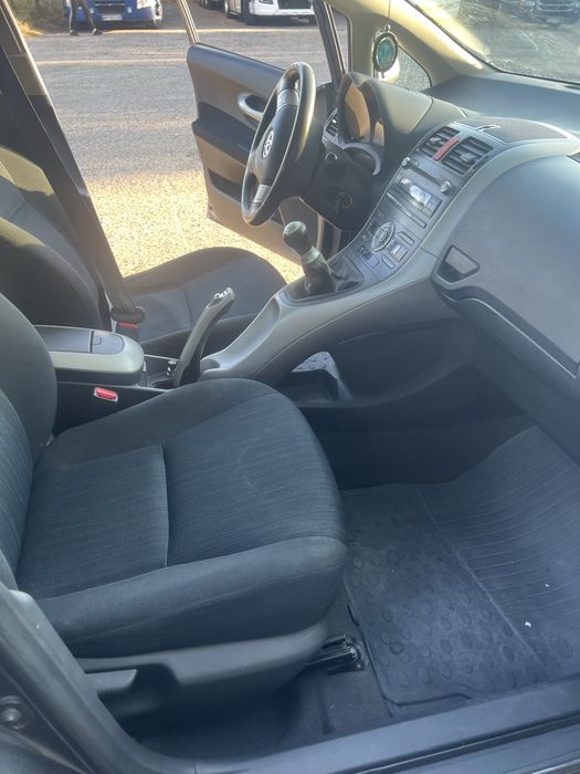 Тойота ауріс свіжопригнана