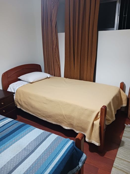 Quarto Duplo em Casa Partilhada — Sobrado, Valongo