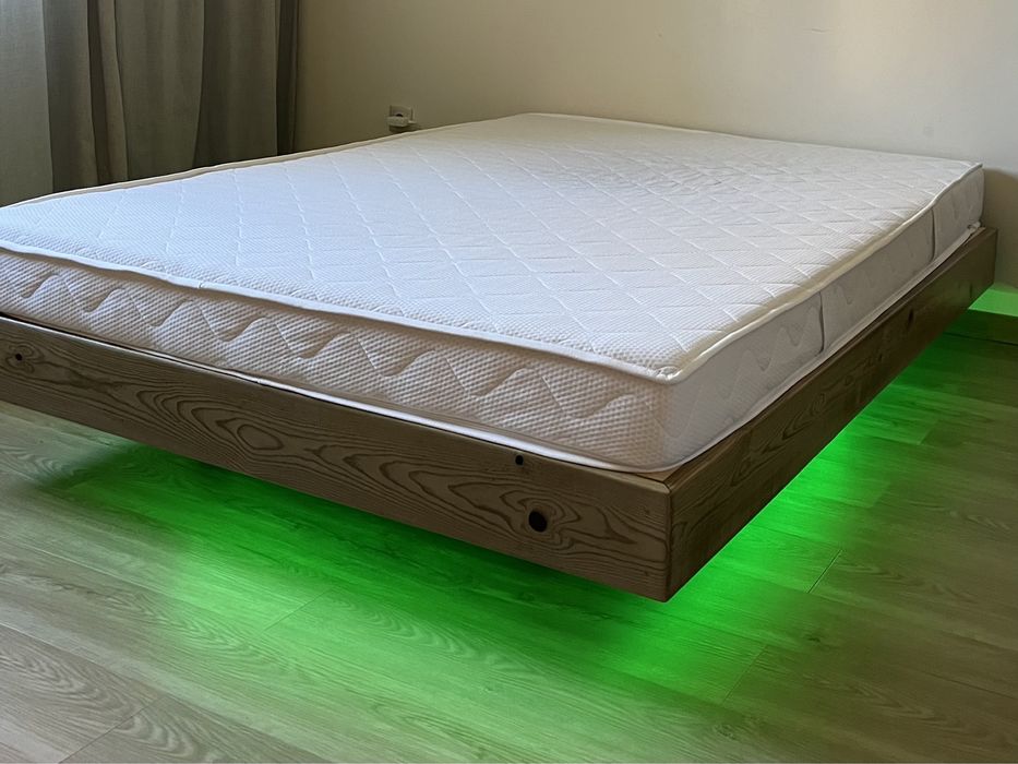 Cama “Voadora” em madeira. 140x200