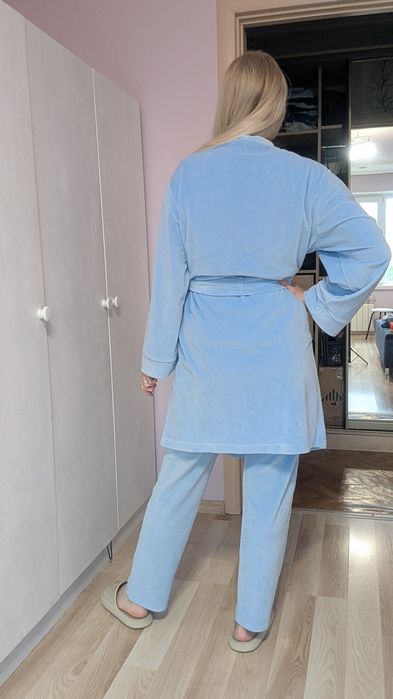 Голубий жіночий велюровий костюм 4 в 1 халат, штани, футболка, шорти