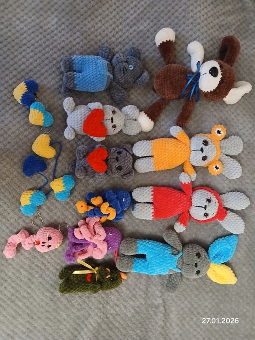 Іграшка в'язана дитяча