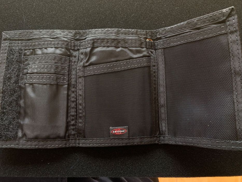 Carteira pequena Eastpak