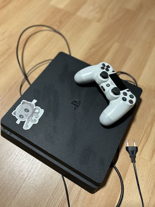 Sony PS4.          .