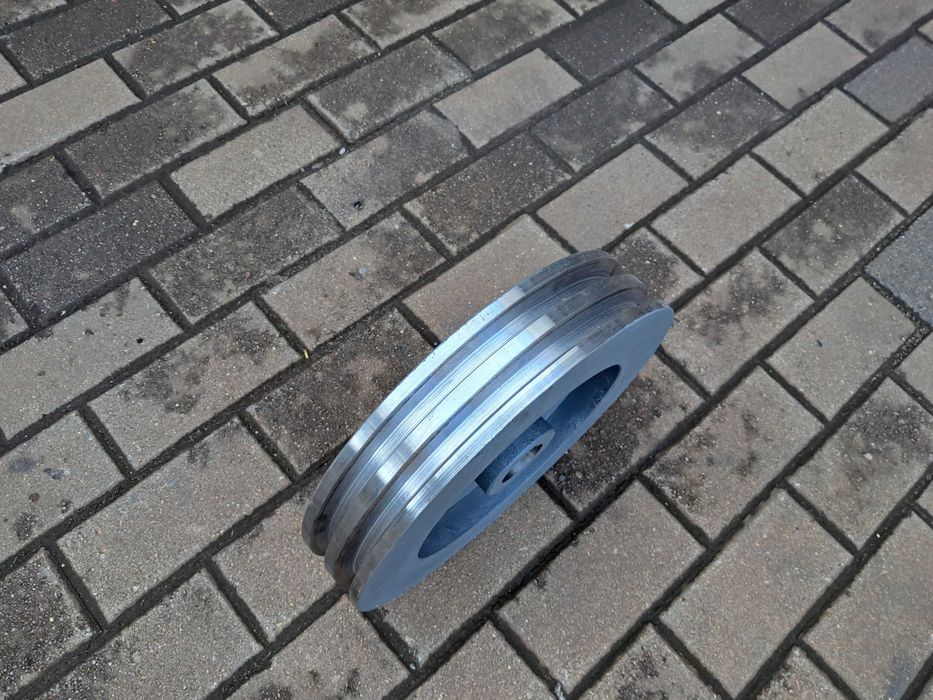Koło pasowe , szajba  otwór fi 42mm, średnica koła 31,5cm . Wysyłka