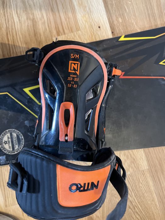 Snowboard, wiązanie do snoawbordu nitro