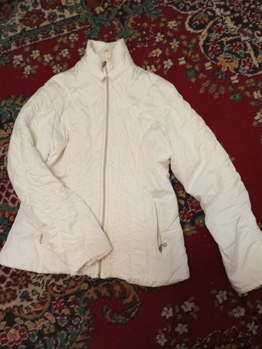 Безкоштовно куртки жіночі 44 р.