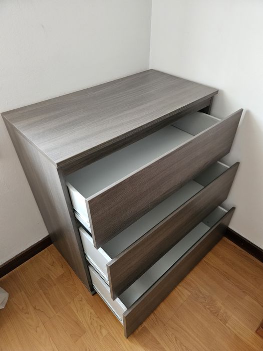 Cómoda Nova Cinzenta de 3 Gavetas Grandes.