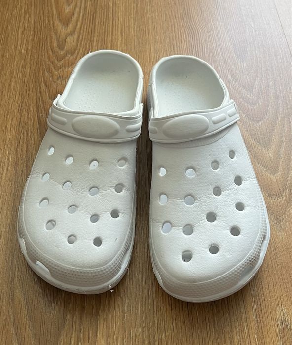 Buty szpitalne klapki crocs chodaki buty medyczne obuwie medyczne