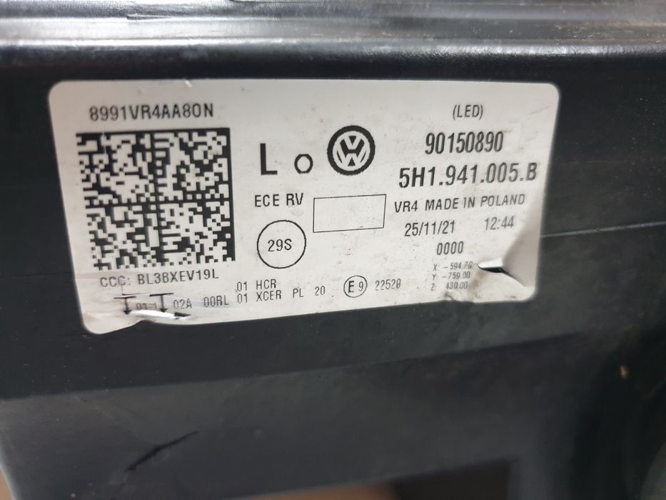 Lampa golf 8 5h 5h1 led lewa przednia