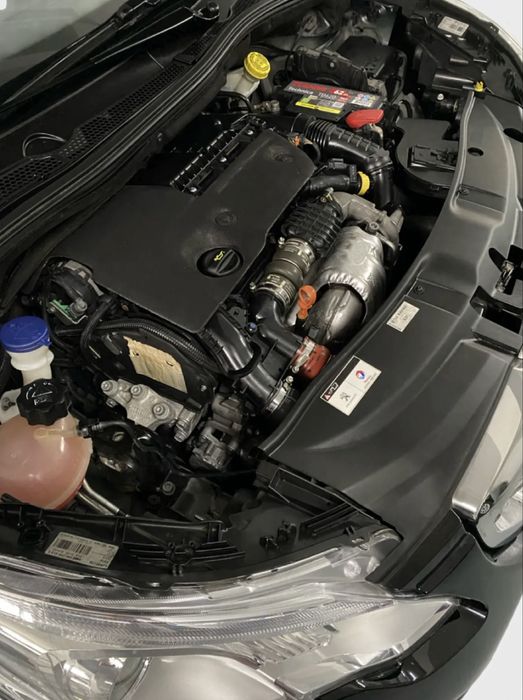 PEUGEOT 2008 1.6 BlueHDi 100 CV • 12/2015 • 96.500 Kms