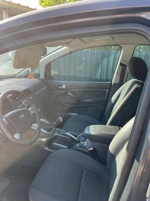 Ford focus c-max, reservado até segunda