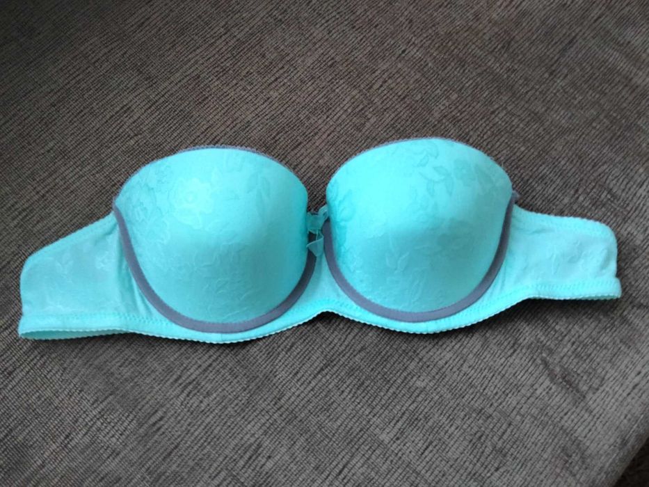 Дуже гарний бюстгальтер балконет бірюзового кольору