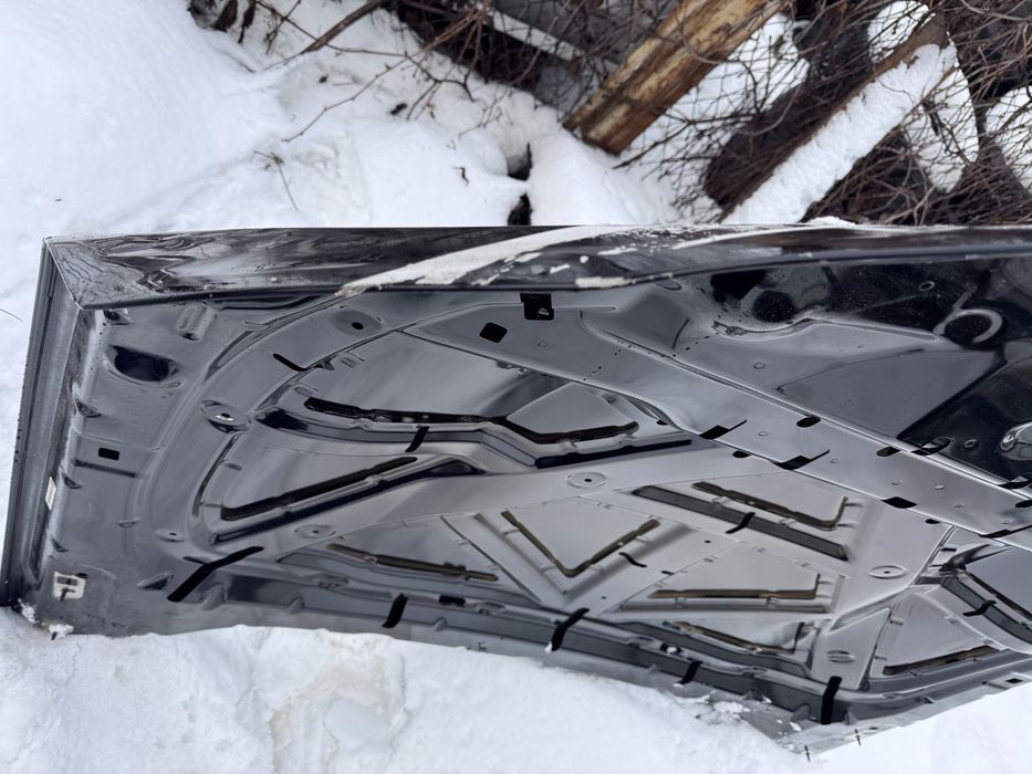 Капот Ford Mustang Mach-e