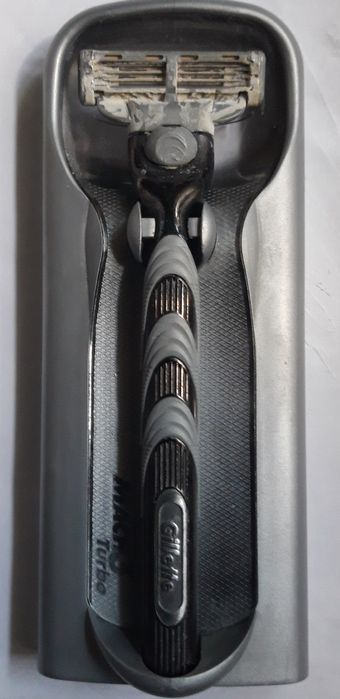 Продам недорого станок для бритья Gillette. Оригинал.