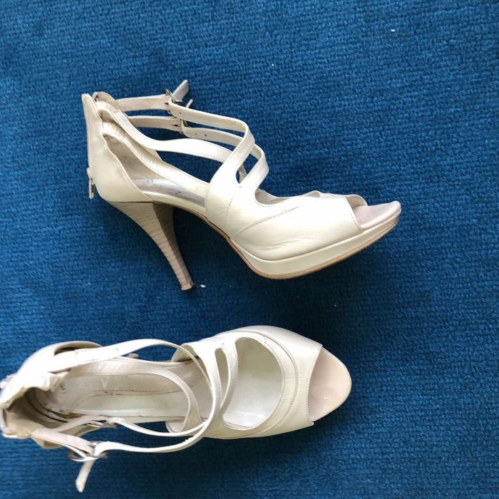 Босоніжки жіночі