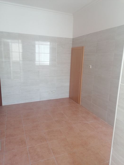 Aluga se T2  nas Olaias Duplex
