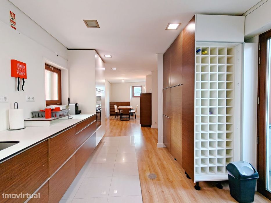 Apartamento T4 Mobilado no Centro de Aveiro