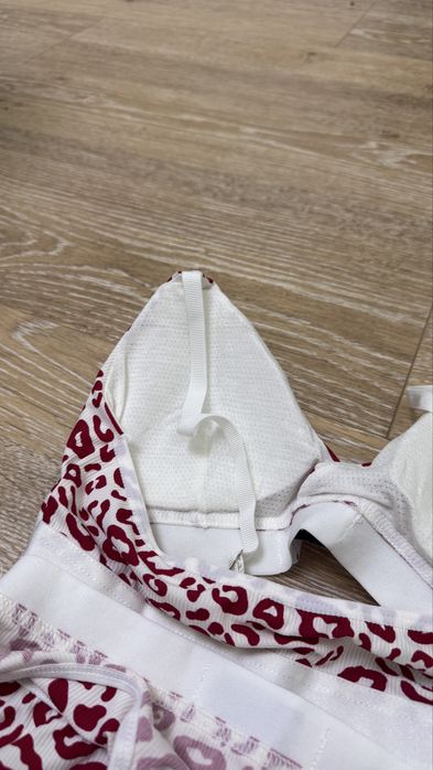 Нижня жіноча білизна