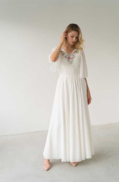 38/40 ręcznie haftowana suknia ślubna w stylu rustykalnym/boho