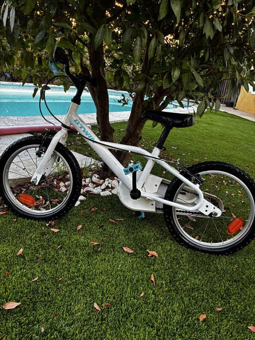 Bicicleta criança B’Twin roda 16” – Bom estado