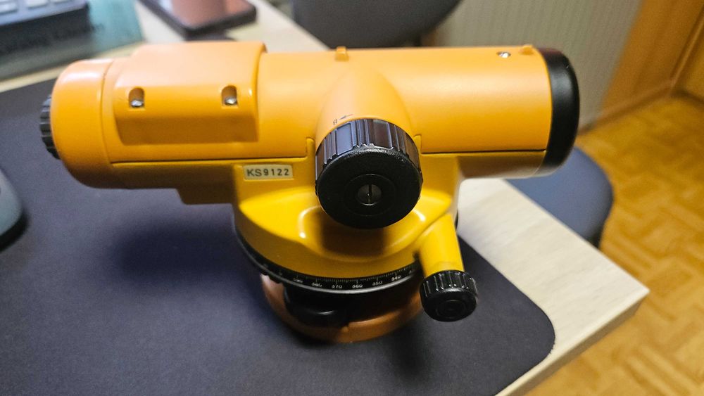 Niwelator optyczny Topcon AT-G7