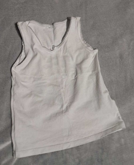 Podkoszulka dla dziewczynki.