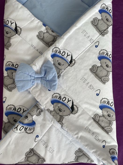 Śpiworek rożek dla niemowląt z uszkami wzór misie It’s a boy