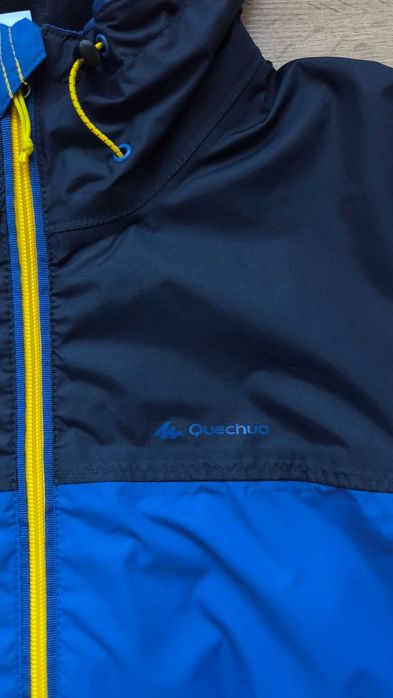 вітровка Quechua Decathlon