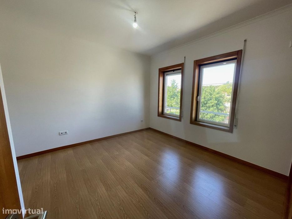 Moradia T3 mais garagem