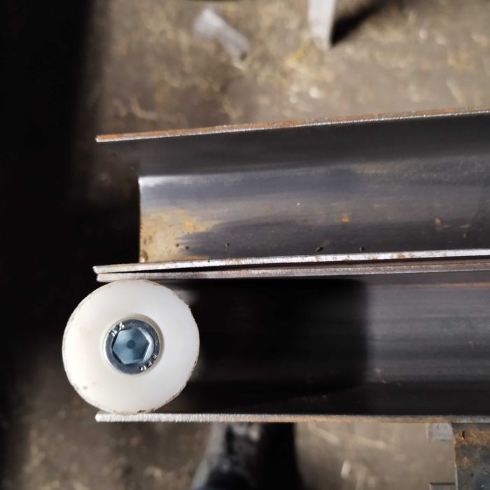 Rolki prowadzące fi 40 bramy, drzwi przesuwne