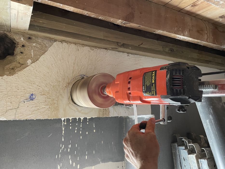 Abertura de carotes até 80 cm perfundidade