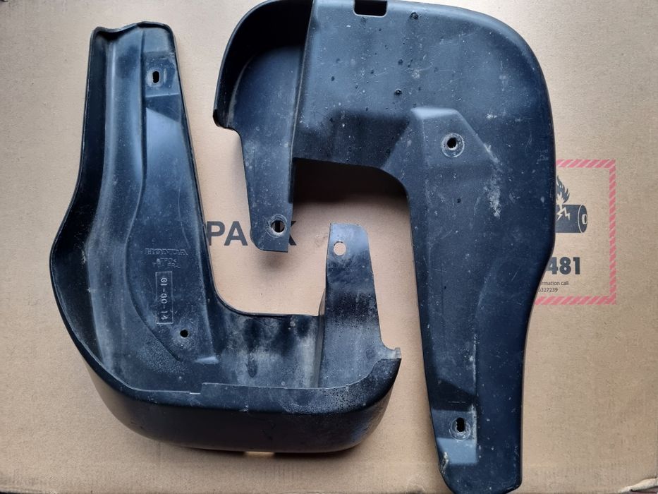 Бризговик Honda cr-v правий