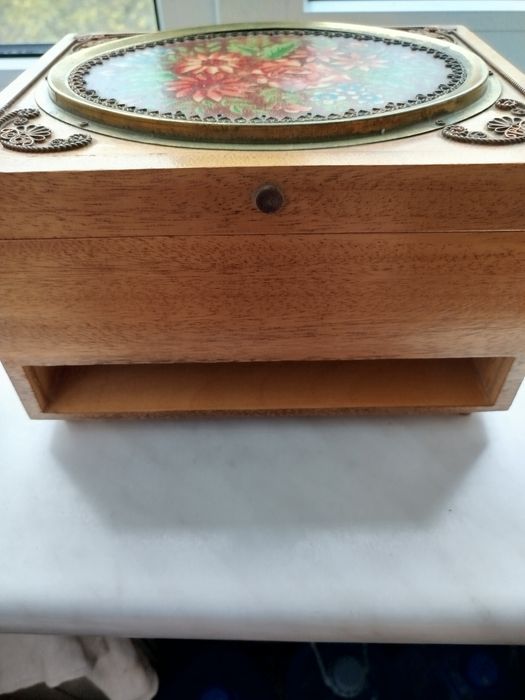 Шкатулка (ларец).Аналоговый модем  Acorp  M56SCD. 56K.