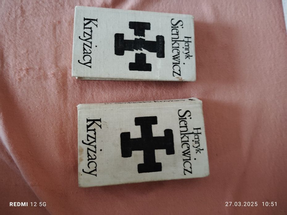 Książka "Krzyżacy"Henryka Sienkiewicza.