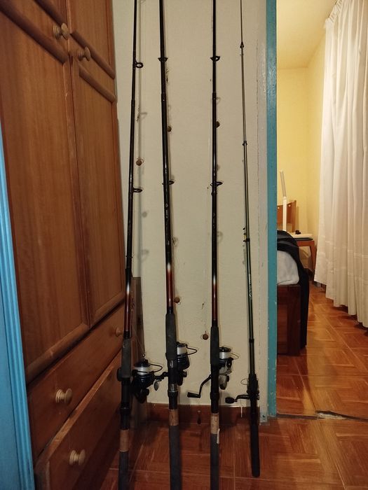 Vende-se 4 canas de pesca