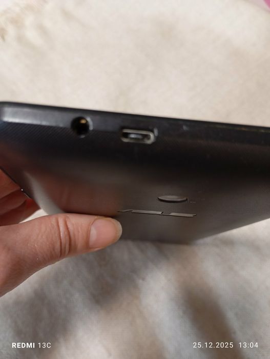 Планшет    Asus.