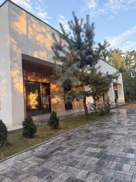 Продаж одноповерхового будинку з дизайнерським ремонтом - 121,6 кв.м. на 15,6 сотках Дмитрівка