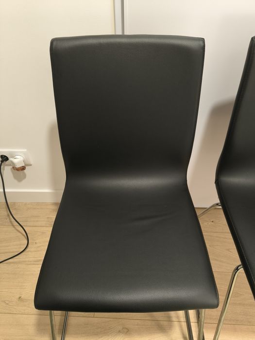 2 cadeiras LILLANAS em pele IKEA