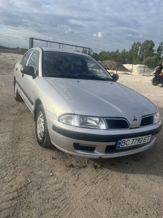 Поодам Mitsubishi Carisma 2000